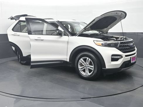 Used 2022 Ford Explorer XLT w/ Equipment Group 202A RWD image 34