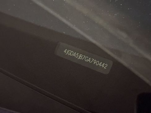 Used 2016 Mercedes-Benz GLE 350 image 2