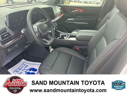 Used 2025 Chevrolet Traverse Z71 w/ Driver Confidence Package image 12