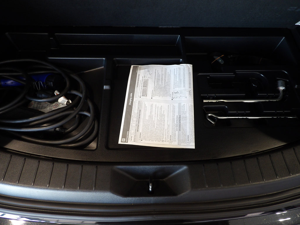 Certified 2025 MAZDA CX-70 Plug-In Hybrid w/ Premium Plus AWD/4WD image 17