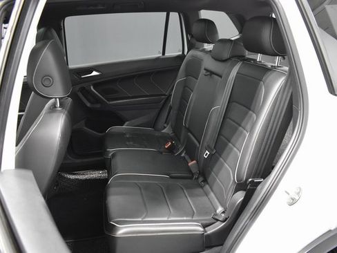 Used 2022 Volkswagen Tiguan SEL R-Line image 33