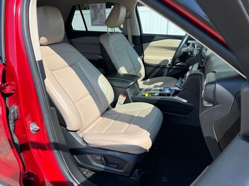 Used 2020 Ford Explorer XLT w/ Equipment Group 202A RWD image 21