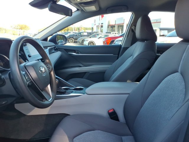 Used 2023 Toyota Camry LE FWD image 5