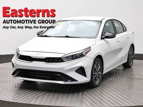 Used 2022 Kia Forte LXS FWD image 1