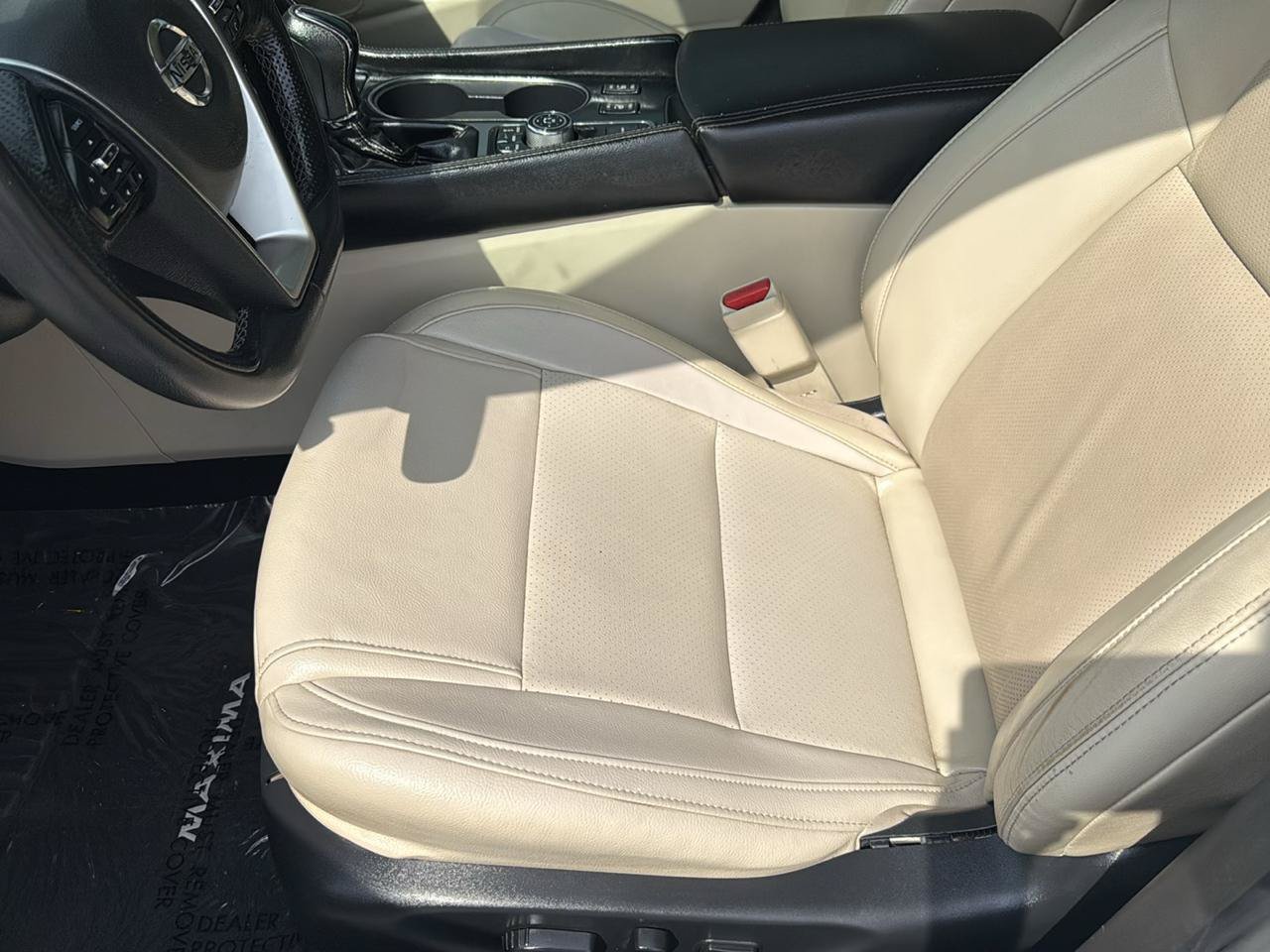 Used 2021 Nissan Maxima 3.5 SV w/ Floor Mat Group FWD image 10