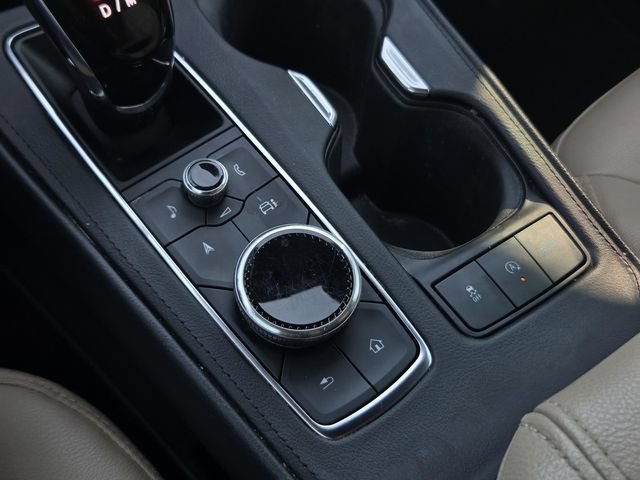Used 2024 Cadillac XT4 Luxury w/ Cold Weather Package FWD image 21