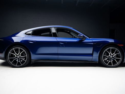 Used 2023 Porsche Taycan w/ Premium Package image 32