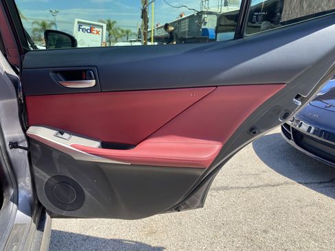 Used 2018 Lexus IS 300 F Sport image 21