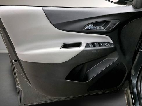 Used 2018 Chevrolet Equinox LS image 20