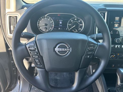 Used 2025 Nissan Frontier SV w/ Tow Package image 17