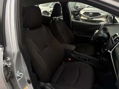 Used 2021 Toyota Prius LE image 46