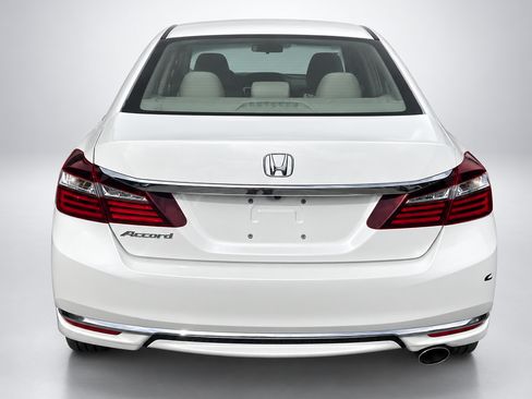 Used 2016 Honda Accord LX image 20