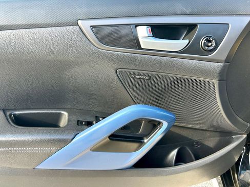 Used 2013 Hyundai Veloster Turbo w/ Ultimate Pkg FWD image 8