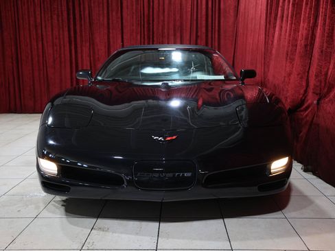 Used 2002 Chevrolet Corvette Convertible RWD image 10