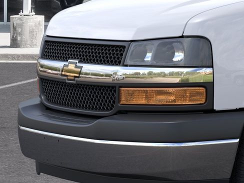 New 2026 Chevrolet Express 3500 Extended w/ Driver Convenience Package RWD image 15