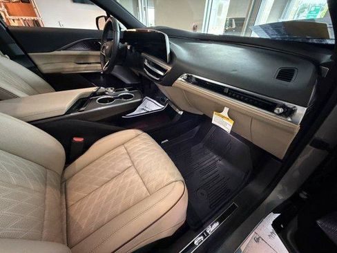 Used 2026 Cadillac Lyriq Signature Luxury w/ Nappa Leather Package AWD/4WD image 29
