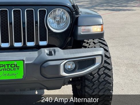 Used 2018 Jeep Wrangler Unlimited Sahara AWD/4WD image 9