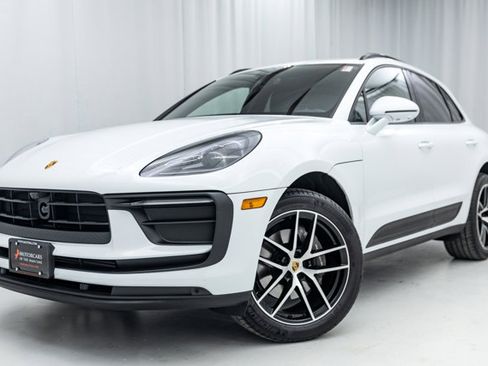Used 2023 Porsche Macan AWD/4WD image 1