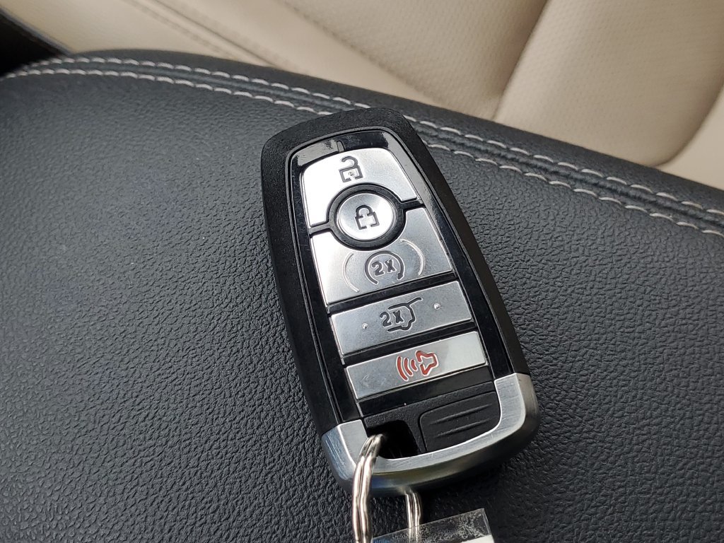 Used 2020 Ford Escape Titanium AWD/4WD image 33