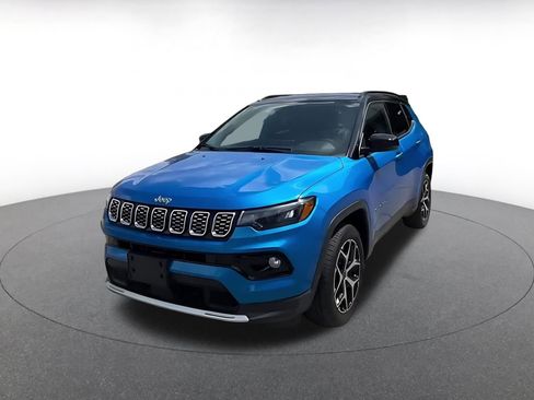 Used 2025 Jeep Compass Limited image 6