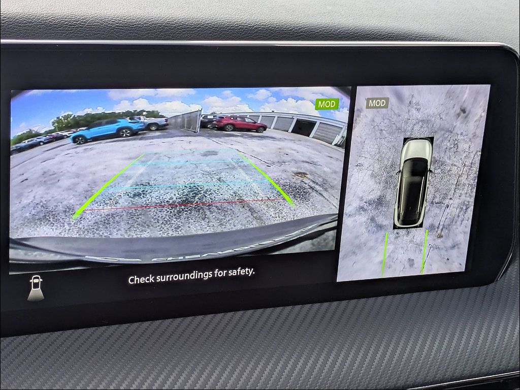 Used 2025 Nissan Kicks SR FWD image 21