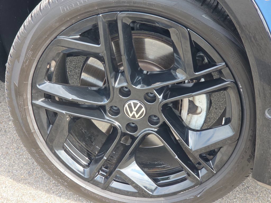 Used 2025 Volkswagen Tiguan SE R-Line AWD/4WD image 16