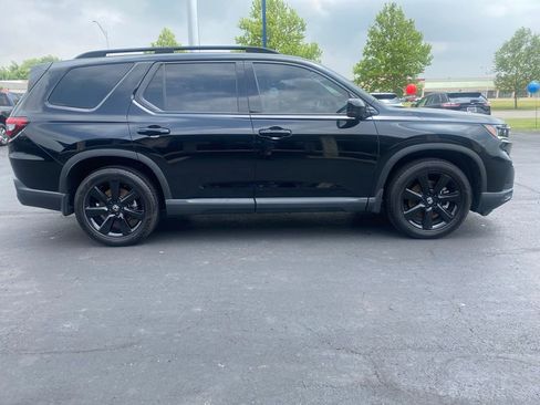 Used 2025 Honda Pilot Black Edition image 2