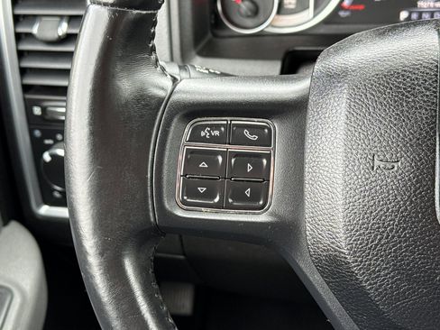 Used 2019 RAM 1500 Classic SLT w/ Luxury Group image 28