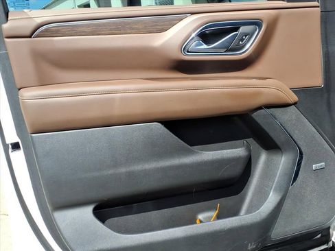 Used 2022 Chevrolet Suburban High Country RWD image 19