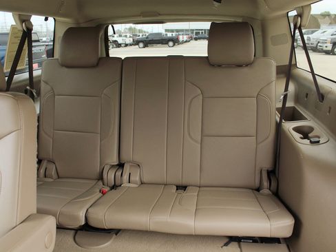 Used 2020 Chevrolet Suburban Premier image 34