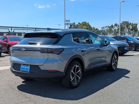 Used 2026 Chevrolet Equinox EV LT image 5
