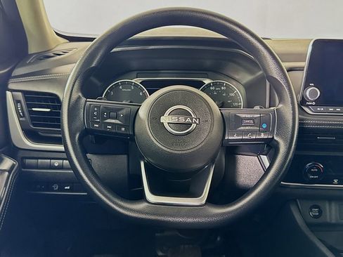 Used 2024 Nissan Rogue SV AWD/4WD image 14