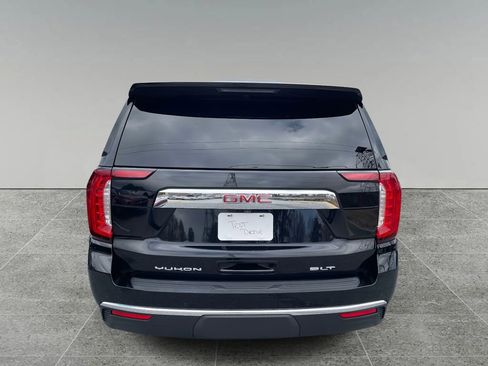 Used 2021 GMC Yukon SLT w/ SLT Premium Package image 4