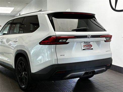 Used 2024 Toyota Grand Highlander Limited image 5