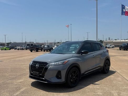 Used 2024 Nissan Kicks SR w/ SR Premium Package FWD image 10