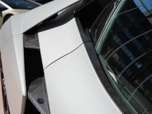 Used 2025 Lamborghini Revuelto AWD/4WD image 18