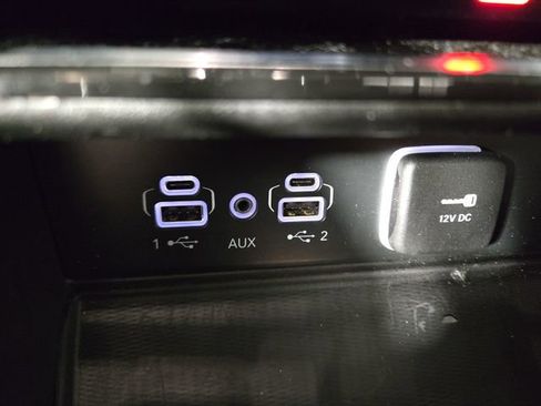 Used 2023 Jeep Grand Cherokee Laredo w/ Luxury Tech Group I AWD/4WD image 25