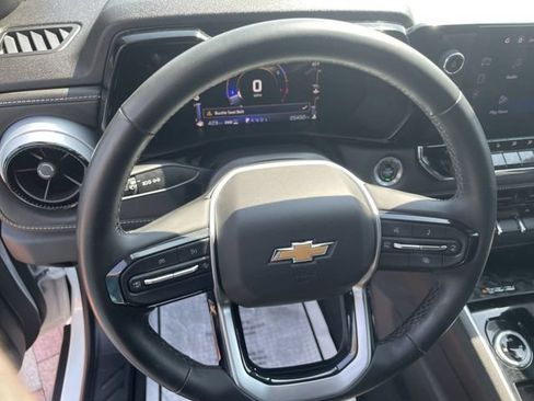 Used 2023 Chevrolet Colorado LT w/ LT Convenience Package II AWD/4WD image 11