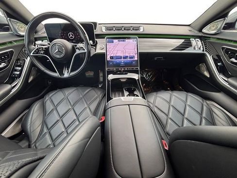 Used 2025 Mercedes-Benz Maybach S 580 4MATIC image 13