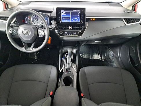 Used 2022 Toyota Corolla LE image 16