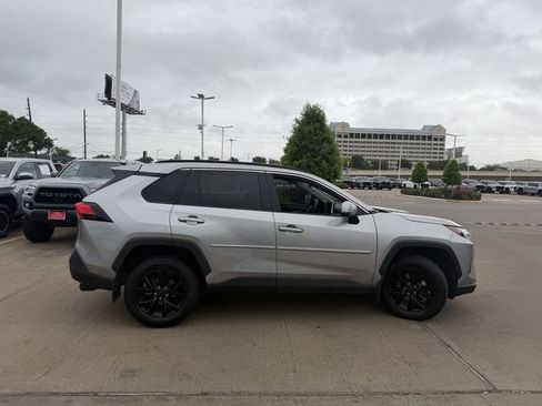 Used 2023 Toyota RAV4 XLE w/ Convenience Package image 4