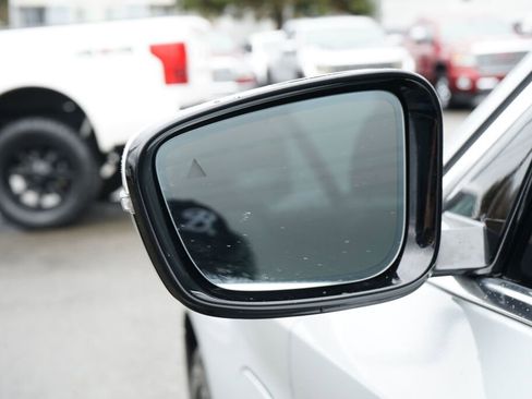 Used 2019 BMW 530e 530e iPerformance w/ Convenience Package image 26