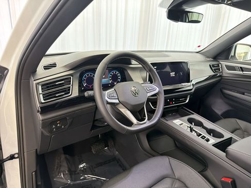 New 2026 Volkswagen Atlas Cross Sport SE image 4