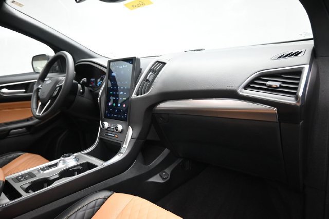 Certified 2024 Ford Edge Titanium w/ Titanium Elite Package AWD/4WD image 27