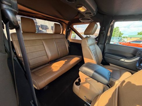 Used 2012 Jeep Wrangler Sahara w/ Connectivity Group AWD/4WD image 37
