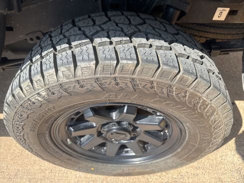 Used 2023 Toyota Tacoma SR image 8