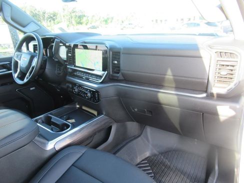 Used 2024 Chevrolet Silverado 2500 LTZ w/ LTZ Plus Package image 12