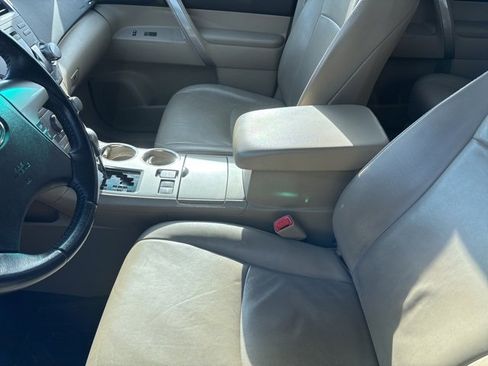 Used 2011 Toyota Highlander SE image 9