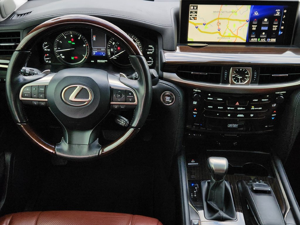Used 2020 Lexus LX 570 4WD w/ Luxury Package image 27