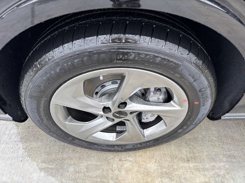 New 2026 Genesis GV70 2.5T Advanced image 20